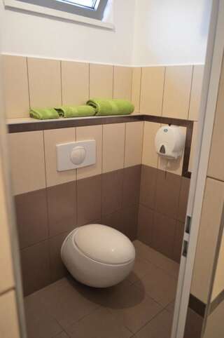 Проживание в семье Vasarely Luxury Flat Сату-Маре Двухместный номер с 1 кроватью и собственной ванной комнатой вне номера-23