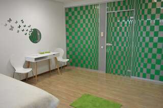 Проживание в семье Vasarely Luxury Flat Сату-Маре Двухместный номер с 1 кроватью и собственной ванной комнатой вне номера-3